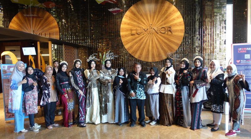 Kolaborasi Batik Sekar Jabon dengan Luminor Hotel di Hari Batik