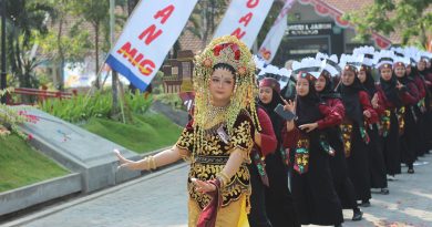 Karnaval yang diikuti oleh siswa SMKN 1 Jabon.