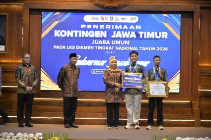Gubernur Jatim Beri Penghargaan kepada Pembimbing dan Juara LKS Dikmen Nasional 2026
